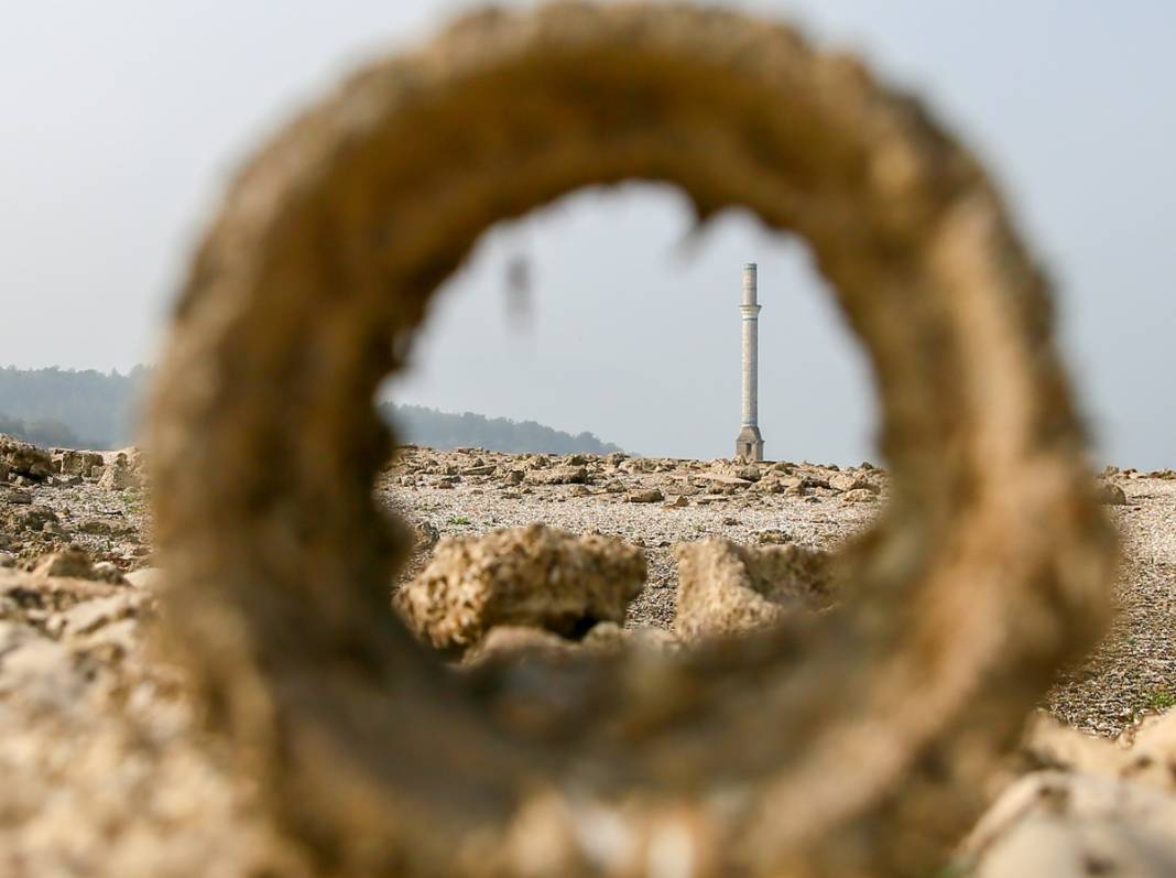 Kuruyan barajın altından çıkanlar şaşırttı! İklim krizinin sonuçları çok ağır olacak 17